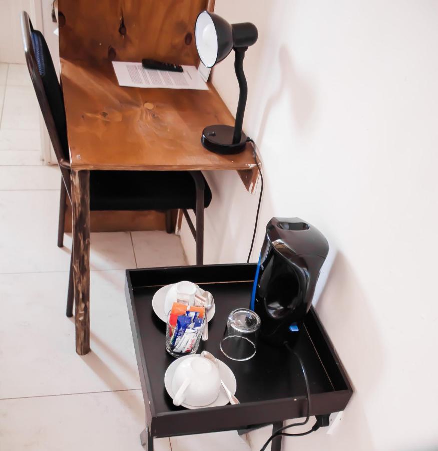 Leeville Guesthouse คาซาเนอ ภายนอก รูปภาพ
