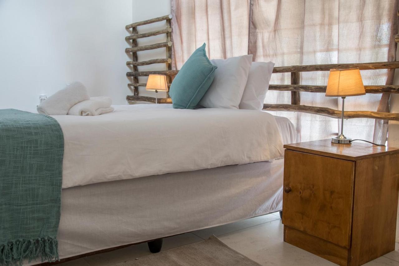 Leeville Guesthouse คาซาเนอ ภายนอก รูปภาพ